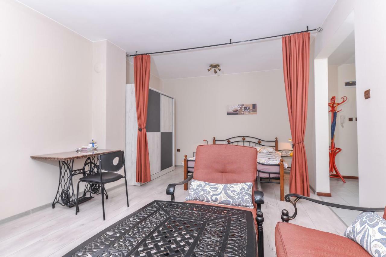 Visit Sofia Macedonia Square Central Apartment By Flat Mаnager Buitenkant foto