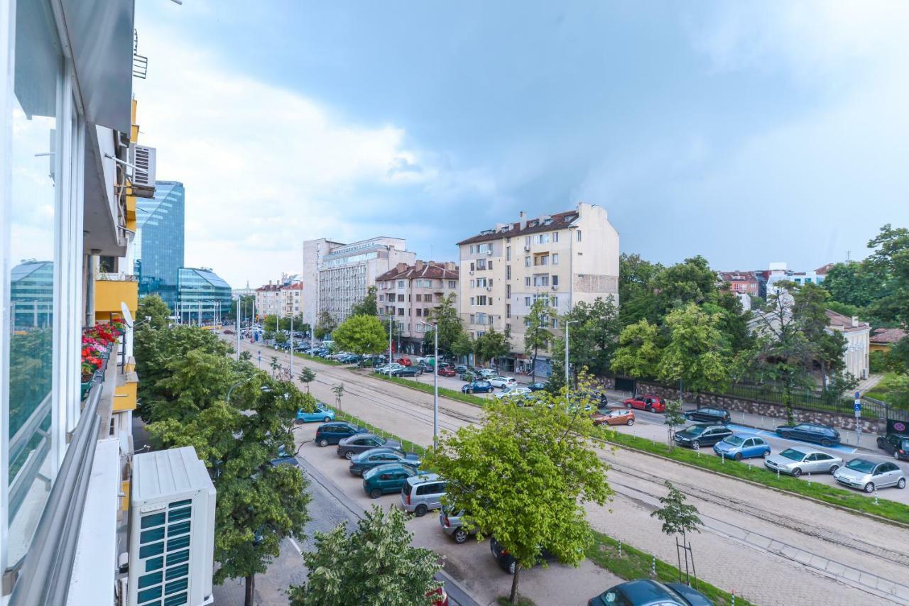 Visit Sofia | Macedonia Square Central Apartment Buitenkant foto